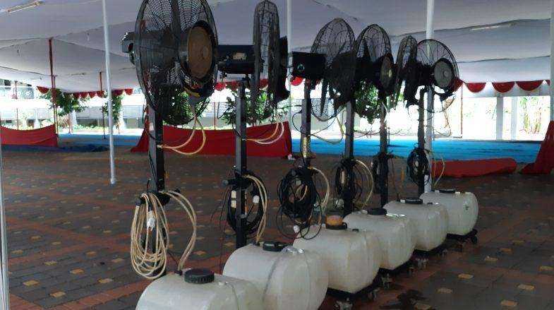 Misty Fan 30 inci digunakan di area wedding event